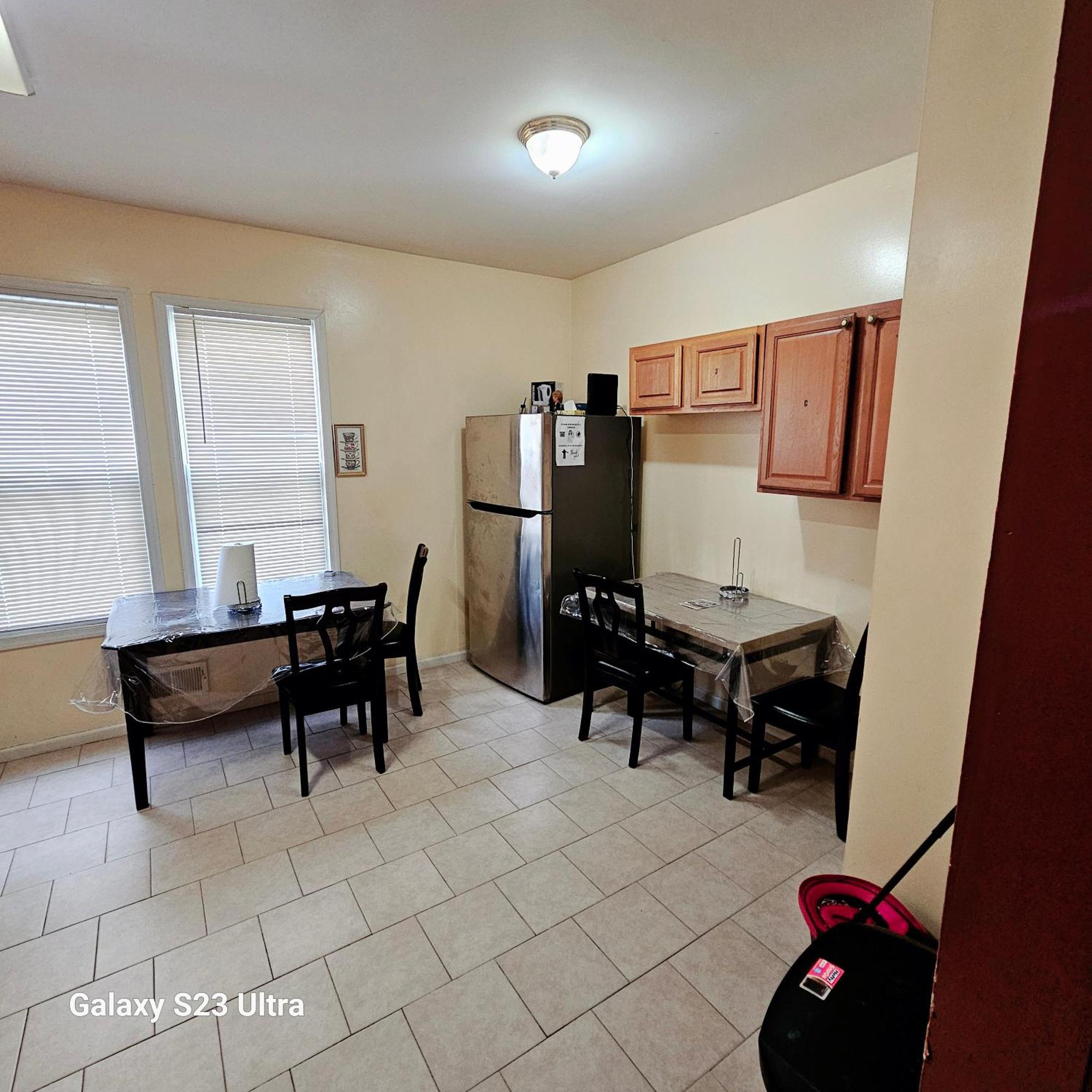 Divine Villa & Resorts Guest House - 283 Lehigh Ave Newark Eksteriør billede