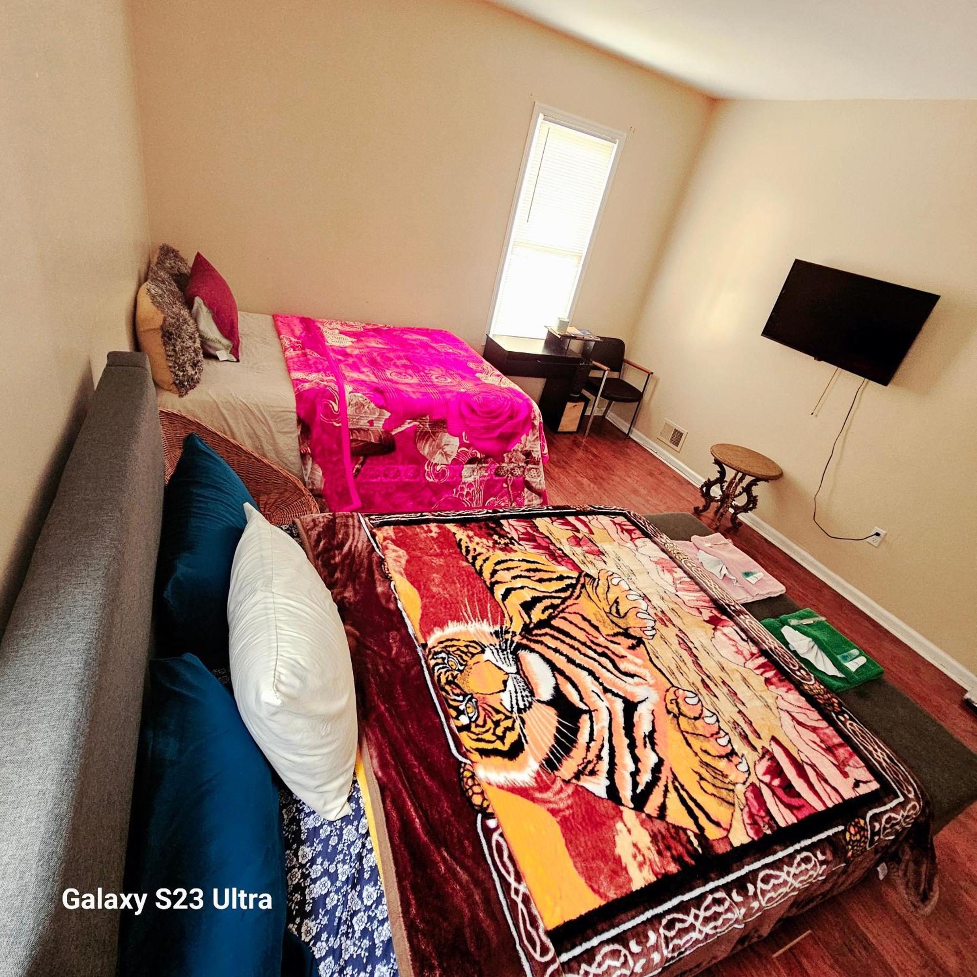 Divine Villa & Resorts Guest House - 283 Lehigh Ave Newark Eksteriør billede